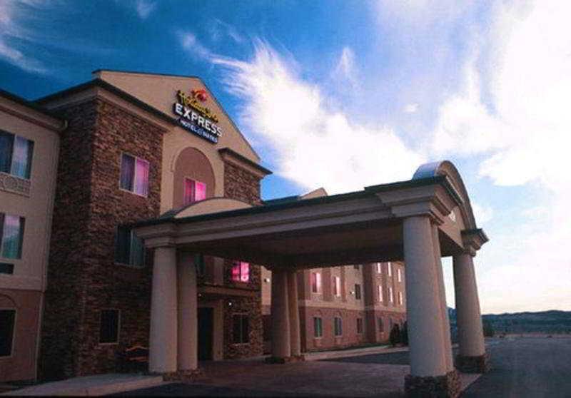 Holiday Inn Express Hotel & Suites Cedar City By Ihg Exteriör bild