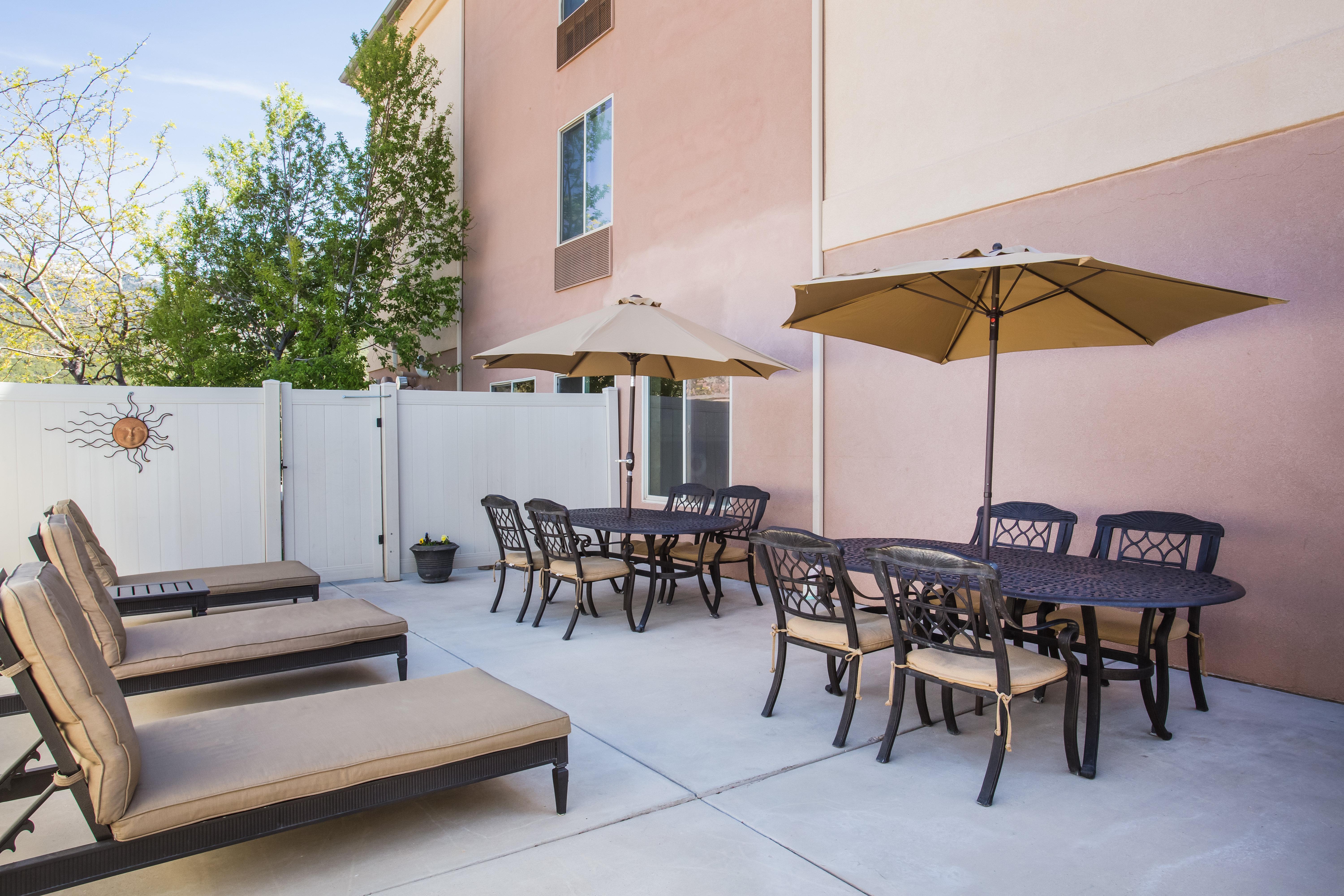 Holiday Inn Express Hotel & Suites Cedar City By Ihg Exteriör bild